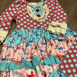 Dress tunic top with leggings. Carousel print